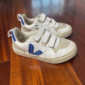 Veja boys sneaker size 12.5